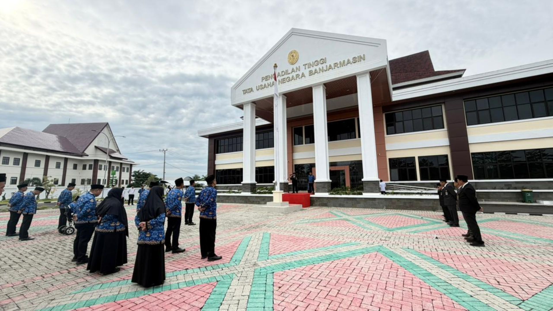 Pengadilan Tinggi Tata Usaha Negara Banjarmasin Gelar Upacara Peringatan Hari Pahlawan Tahun 2025